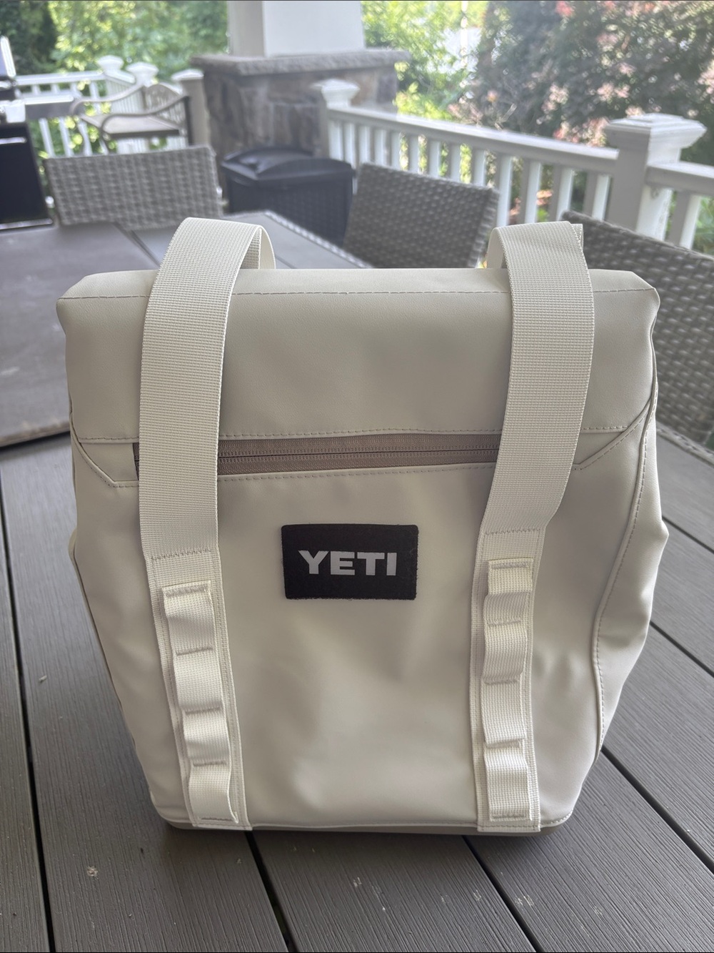 Yeti Day Tripper 14 L cooler Bag in Taupe perfect for summer on the go!! - Picture 7 of 10
